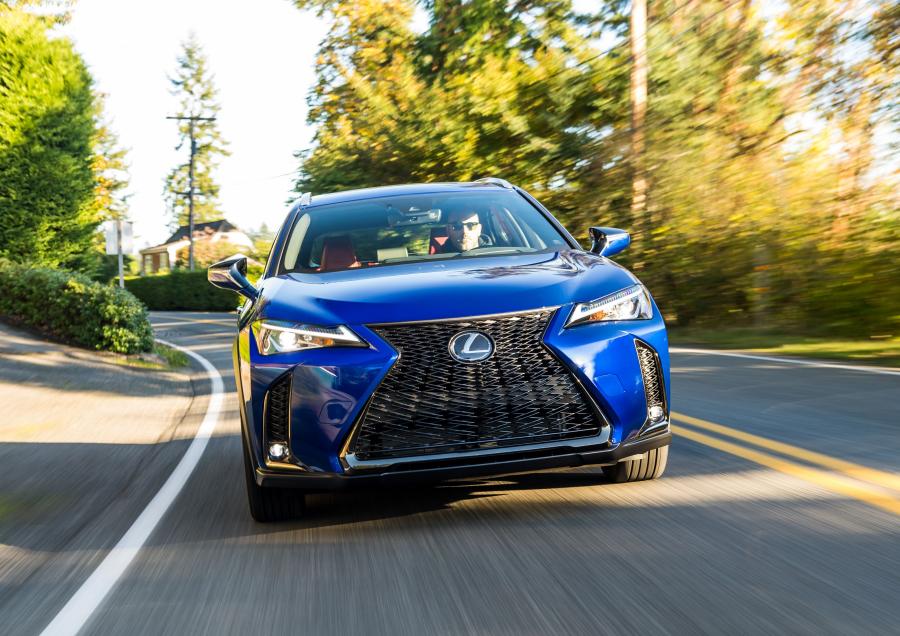  Lexus UX200 F-Sport 2018 года  (NA) (фото 37 из 40)